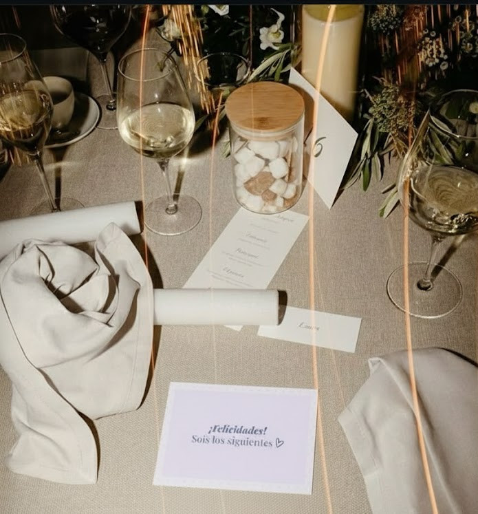 Viva la Novia - Ramo de flores y regalos para los novios