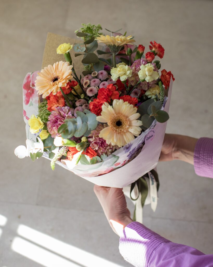 ramo de flores frescas colvin para un regalo original con cupon descuento