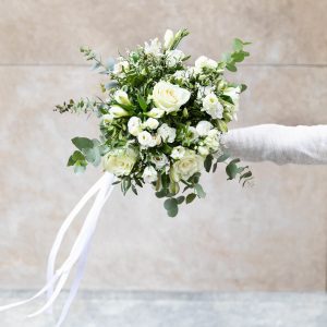 Ramo de flores brancas